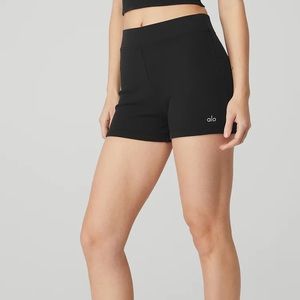 ALO-Goddess Ribbed High-Waist Hot Short